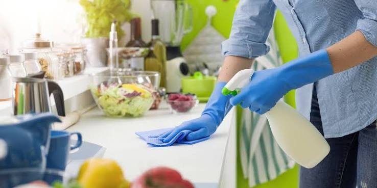Kitchen deep cleaning